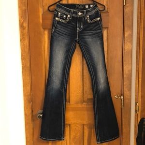 This is a pair of Miss Me Bootcut jeans. Only worn twice. Very nice.